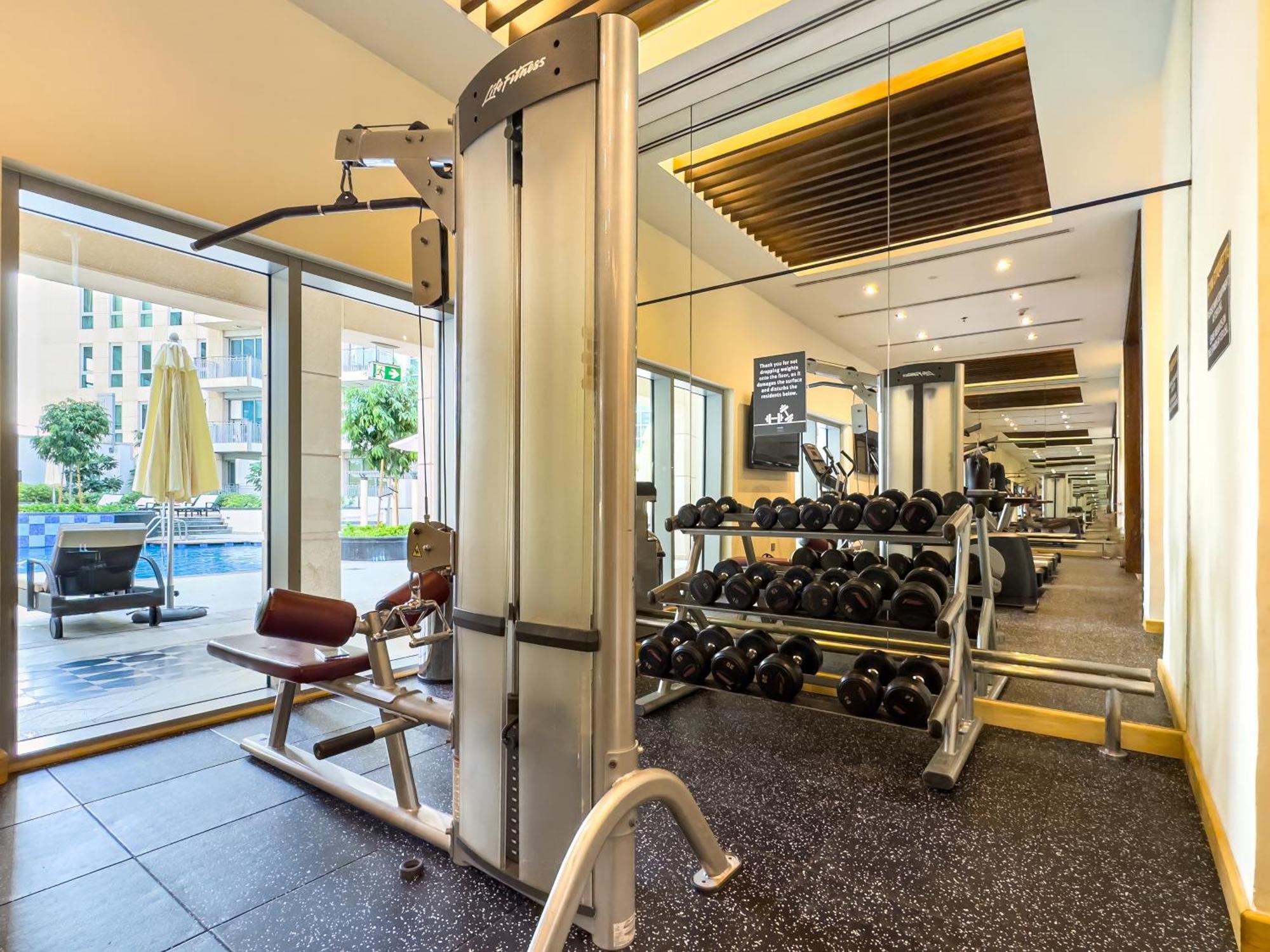 The Skyline Luxury Downtown Retreat *
