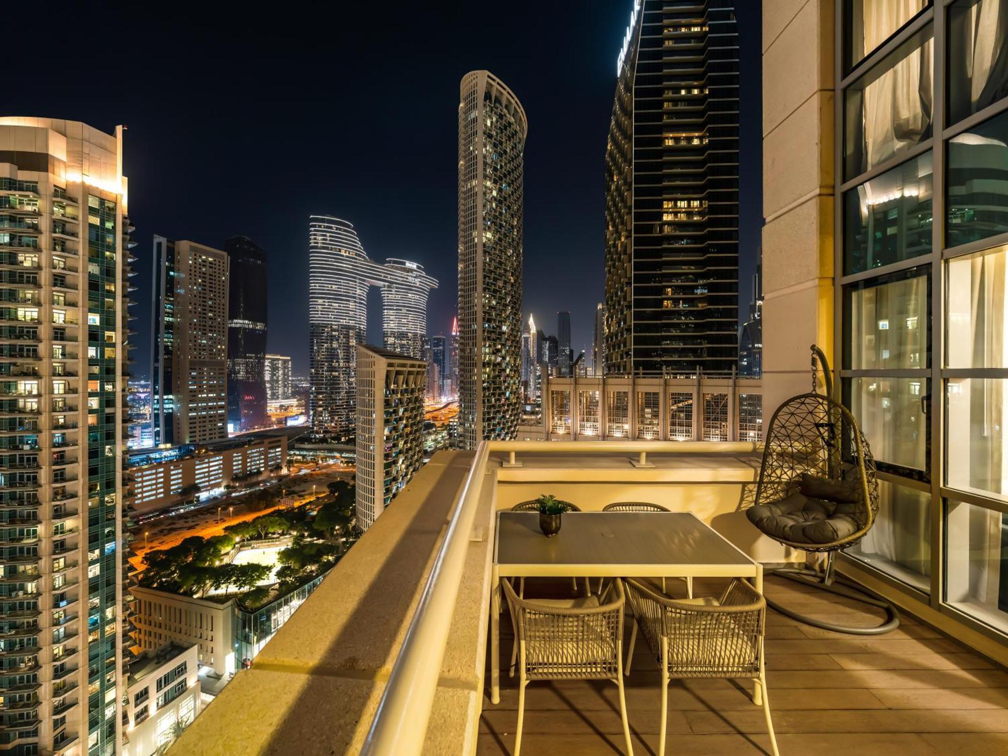 Apartment The Skyline Luxury Downtown Retreat *