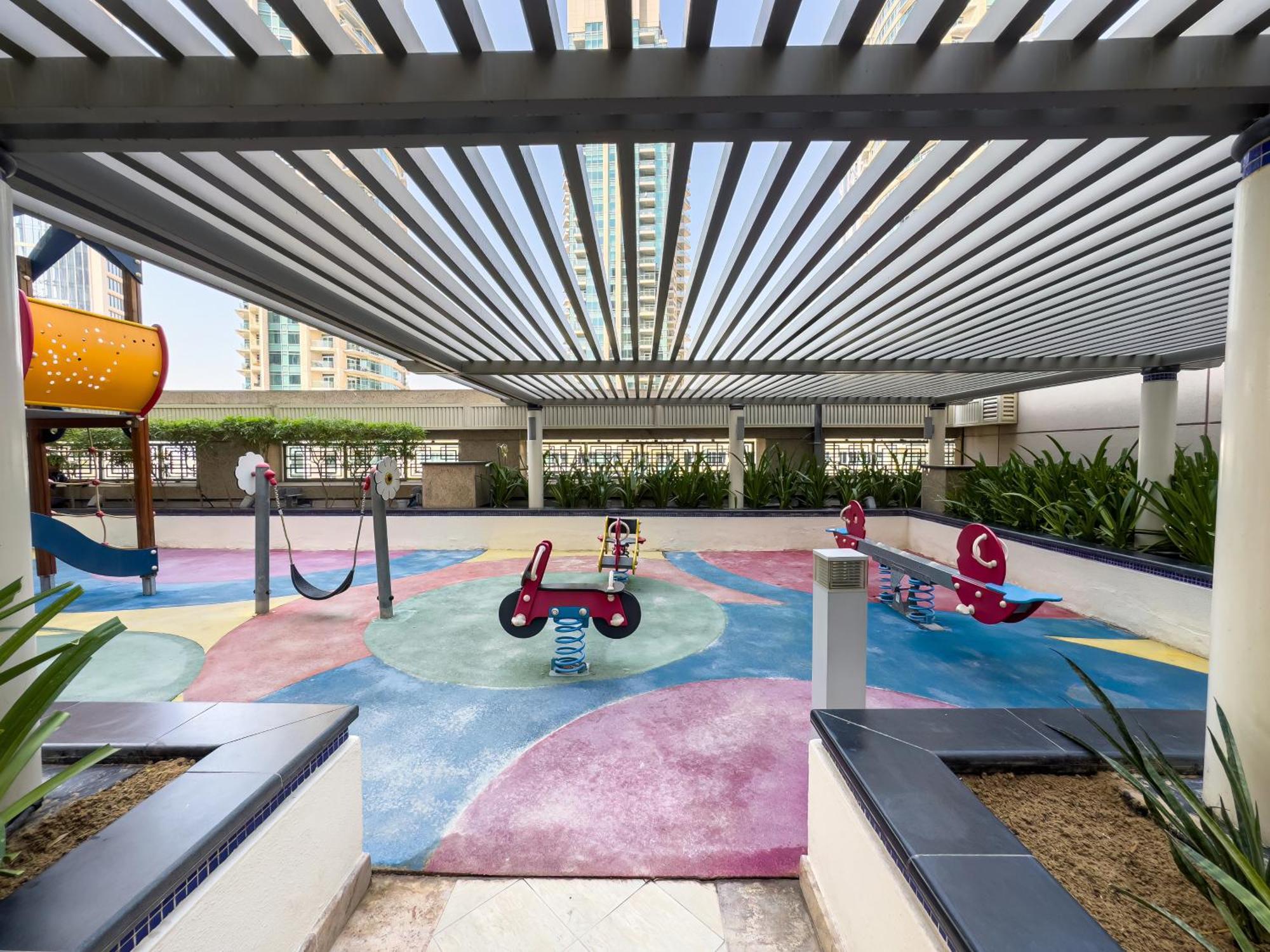 The Skyline Luxury Downtown Retreat