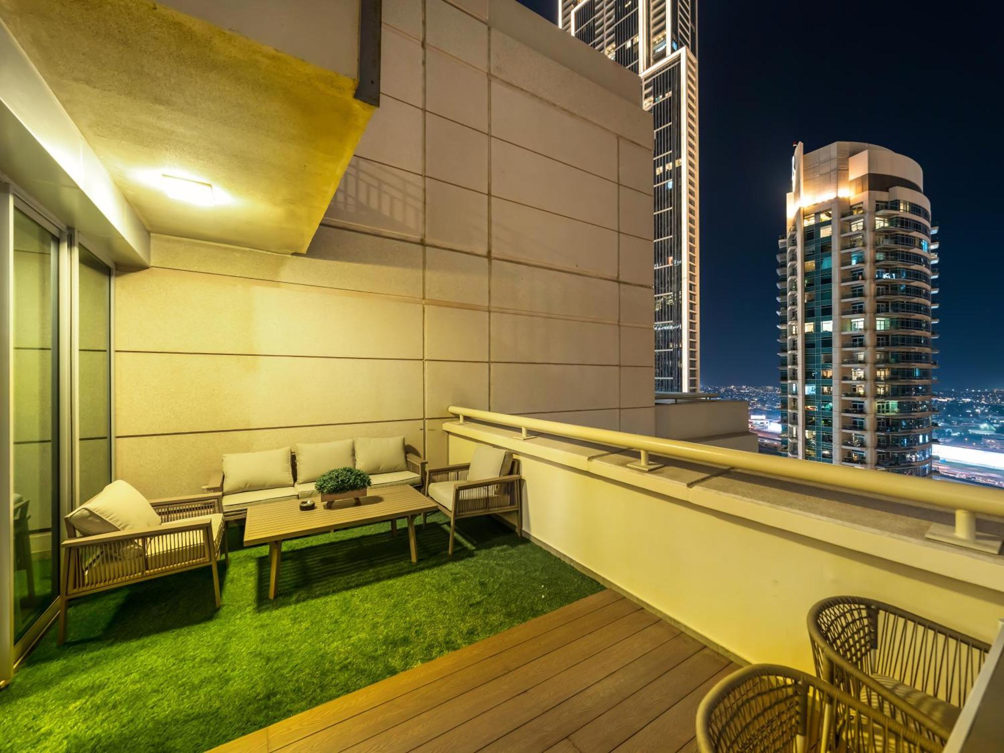 Apartment The Skyline Luxury Downtown Retreat