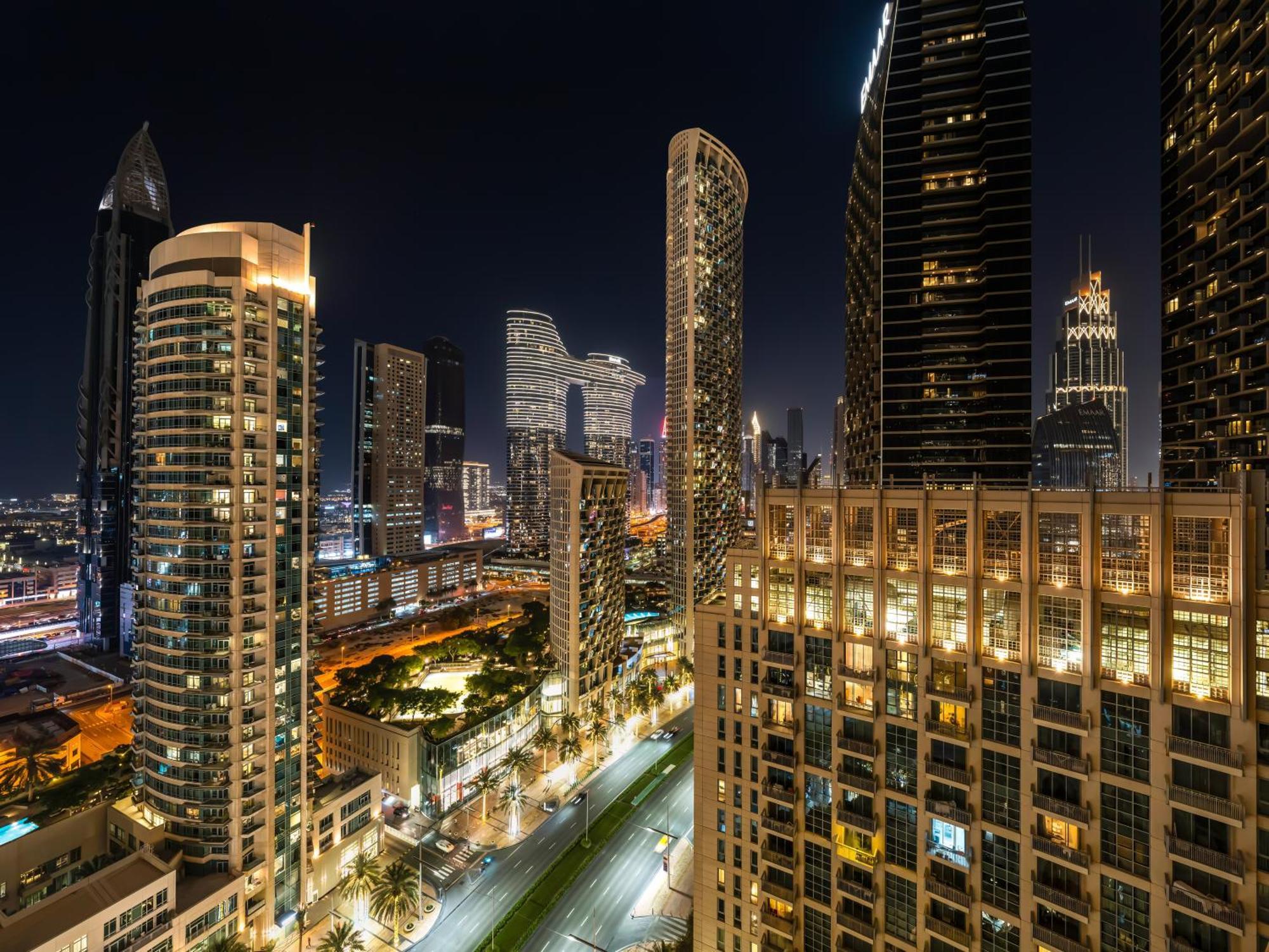 The Skyline Luxury Downtown Retreat Apartment