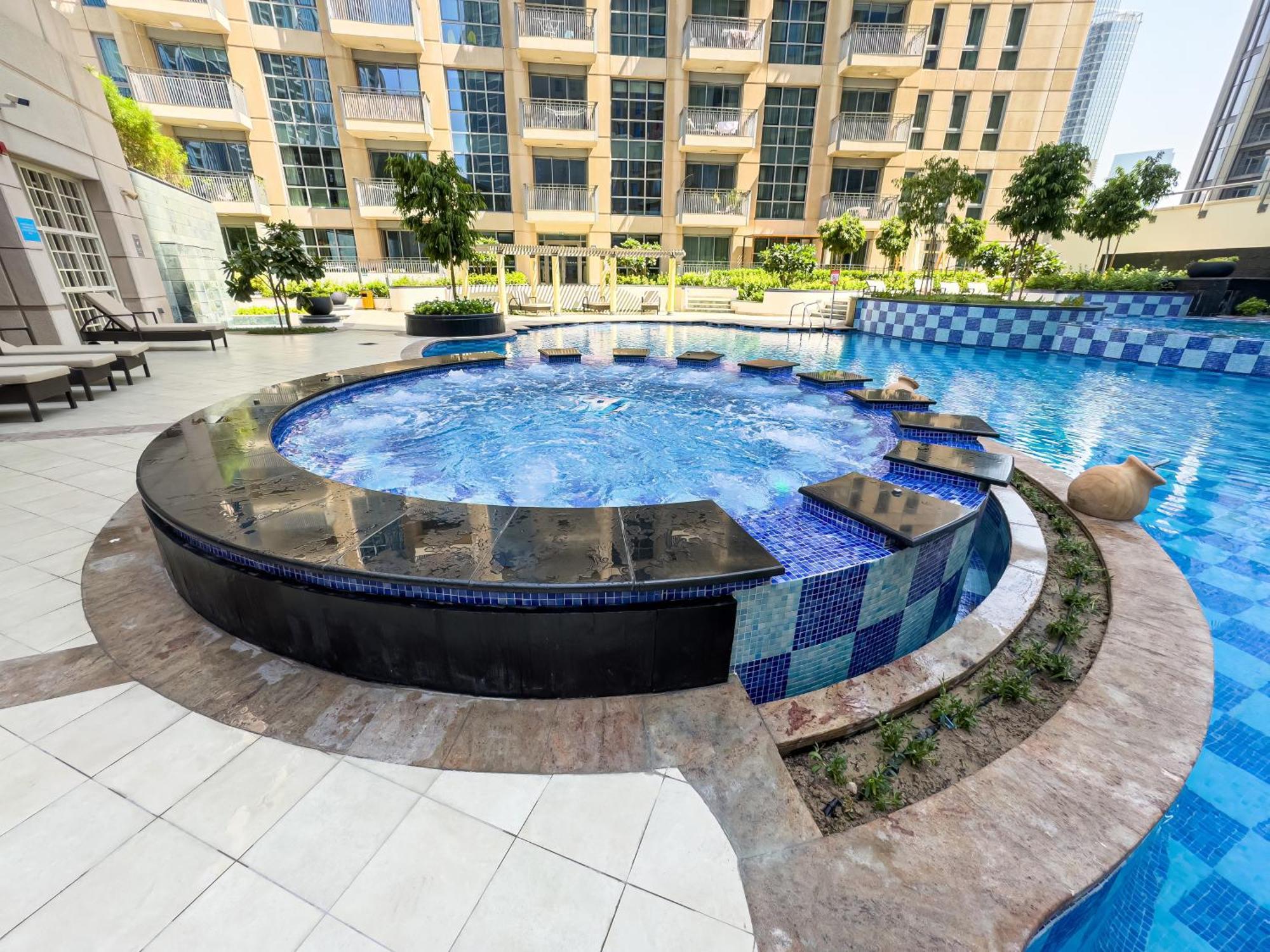 The Skyline Luxury Downtown Retreat Apartment *