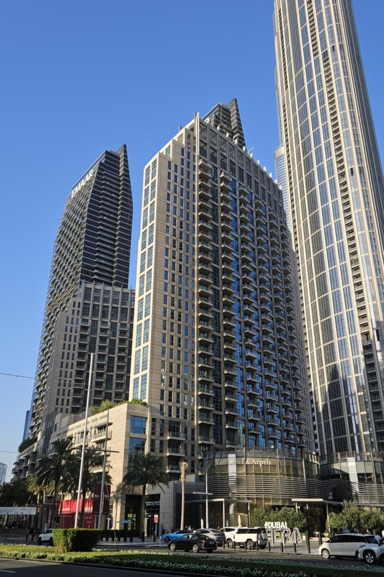 Apartment The Skyline Luxury Downtown Retreat